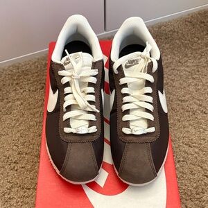 Nike Cortez Textile in Baroque Brown/Sail-Khaki